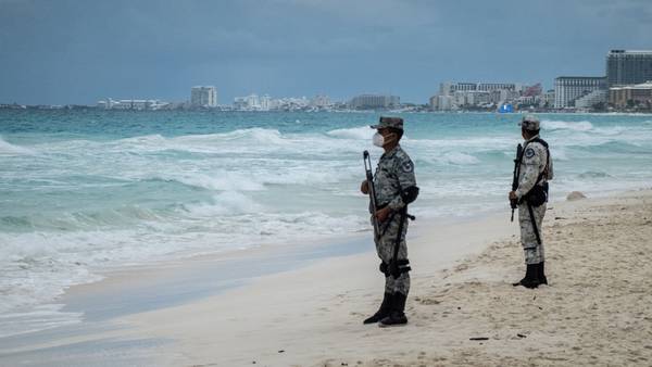Tulum, Playa del Carmen y Cancún reactivan turismo en Semana Santa a la sombra de la narcoviolenciadfd