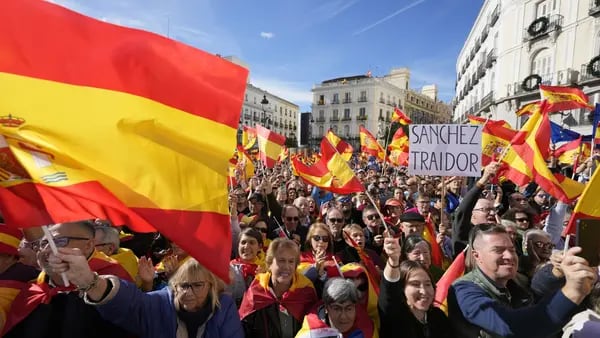 Aumentan protestas en Madrid contra el acuerdo de amnistía a separatistas catalanesdfd