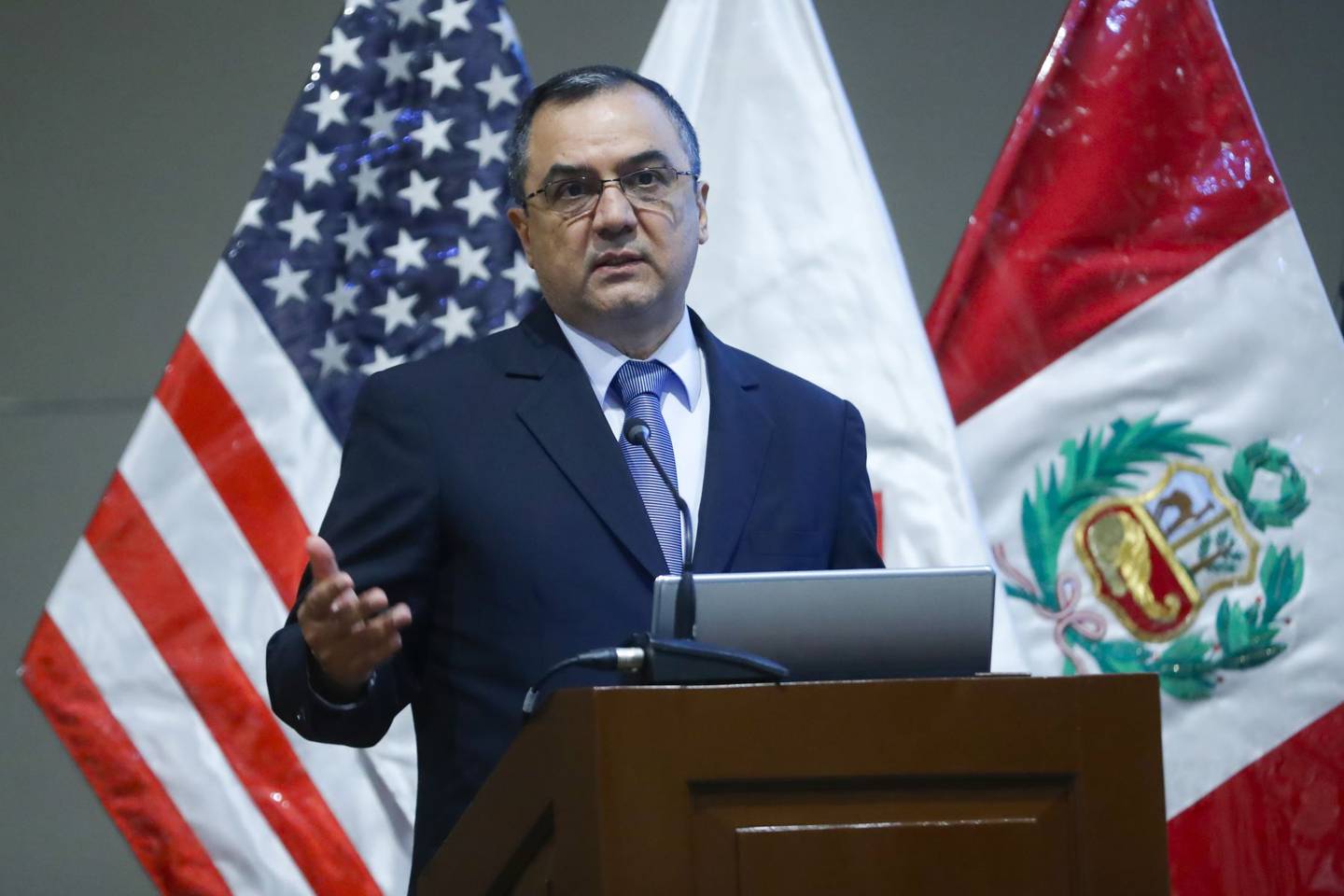 Carlos Oliva: “Si las agencias ven que no habrá medidas para impulsar la inversión privada en Perú, es muy factible un downgrade”.