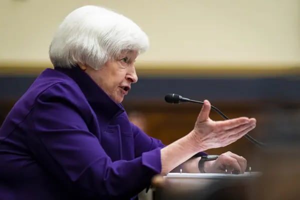 Janet Yellen, secretaria del Tesoro de EE.UU., habla durante una audiencia del Comité de Servicios Financieros de la Cámara de Representantes en Washington, DC, EE.UU., el martes 13 de junio de 2033