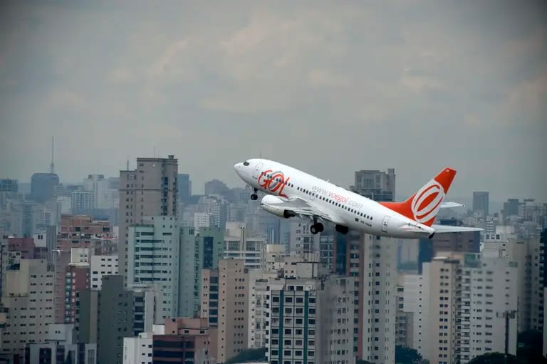 Companhia aérea está mais concentrada em voos entre São Paulo, Rio de Janeiro e Brasília, enquanto a rede da Azul para outras cidades é mais ampladfd