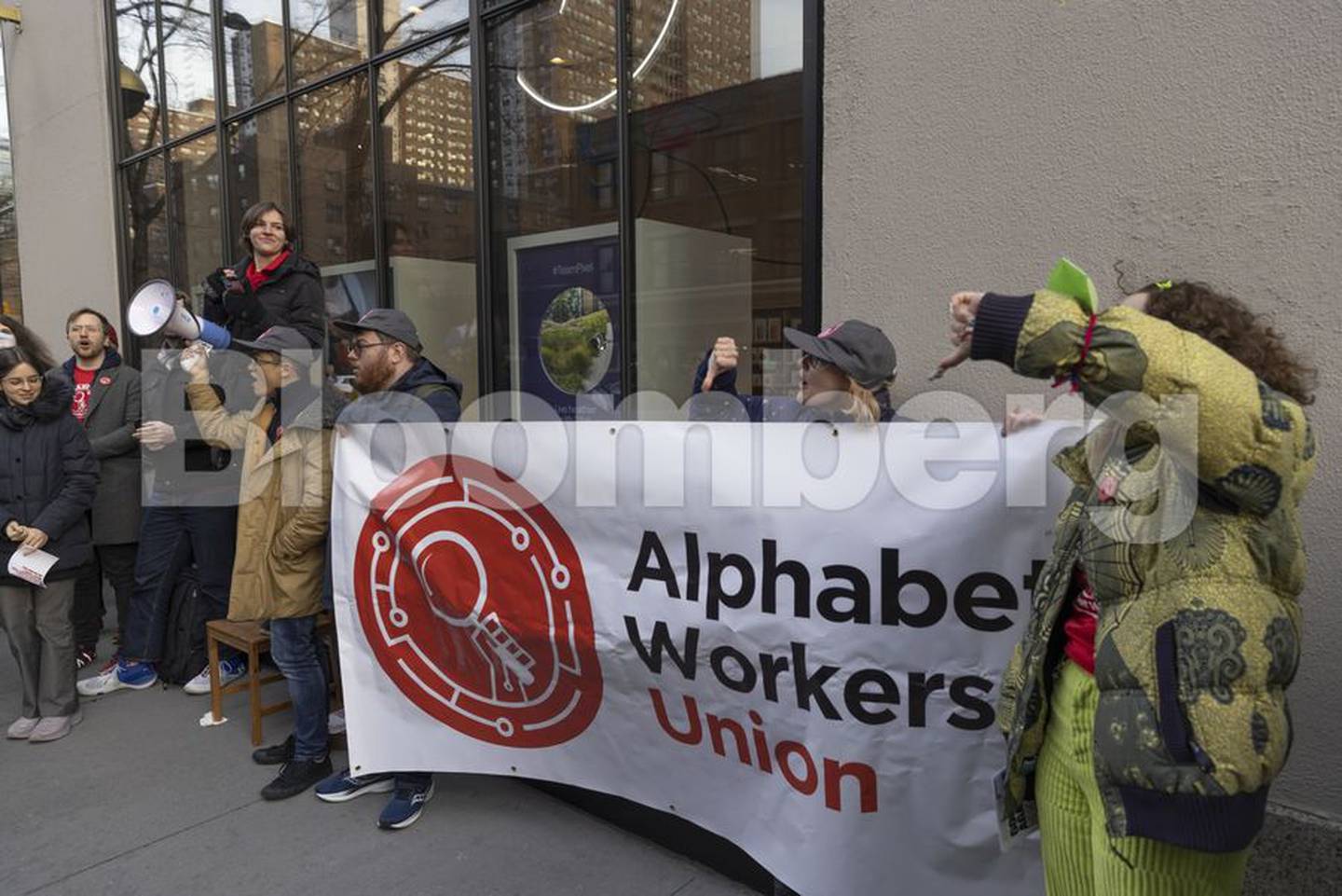 Trabajadores contratados de Google ganan aumento tras el activismo sindical