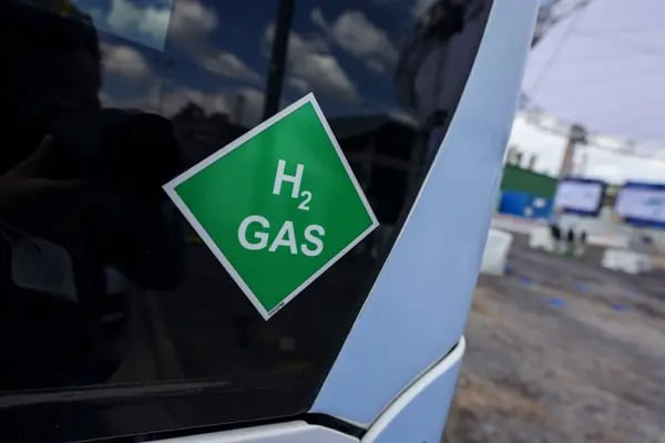 El directivo de CFE mencionó que sí hay una “gran oportunidad” para proyectos de hidrógeno verde en el transporte vehicular para reducir las emisiones contaminantes.