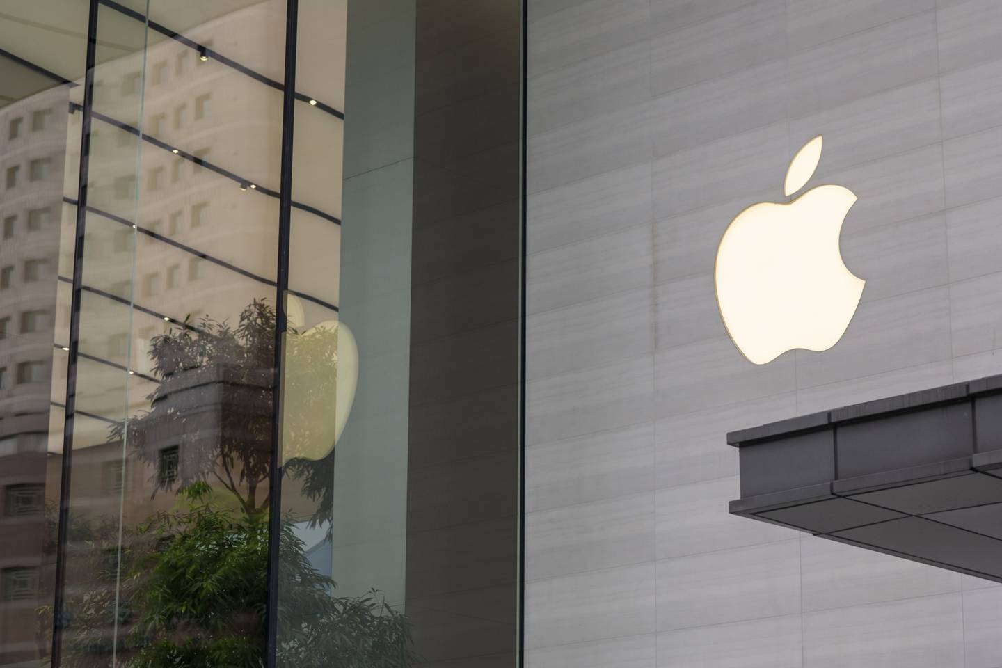 "En dólares, vimos un crecimiento muy fuerte de dos dígitos en India, Indonesia, México, Vietnam", dijo el director financiero de Apple, Luca Maestri.