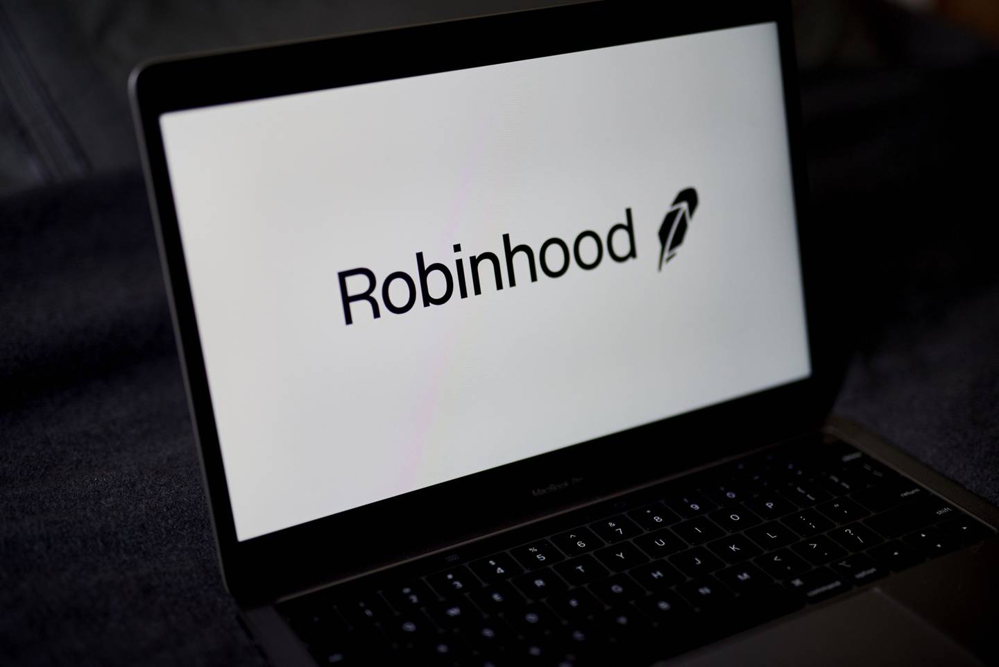 Papel da Robinhood chegou a subir 82% ontem, mas hoje opera em queda