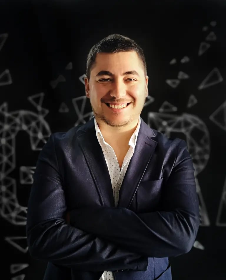 Claudio Barahona, founder and CEO of ComoLevantarCapitaldfd