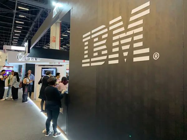 Estande da IBM na Futurecom 2023, em São Paulo, principal feira de telecomunicações do Brasil.