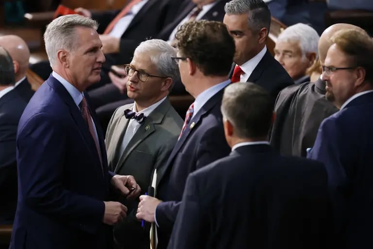 El republicano Kevin McCarthy junto a otros miembros del partido republicanodfd