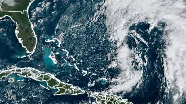 Nicole amenaza con grandes mareas e inundaciones desde Florida hasta las Carolinasdfd