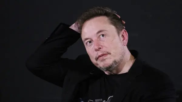 Elon Musk genera polémica tras calificar de “verdad” un post antisemita en Xdfd