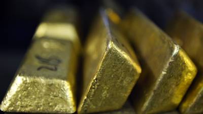 Ante temores de crisis financiera, bancos centrales aumentarían tenencias de oro dfd