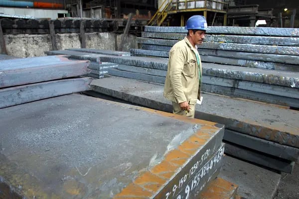Los desbastes de acero están listos para su envío en la acería de Acerias Paz del Río SA en Belencito, Colombia.