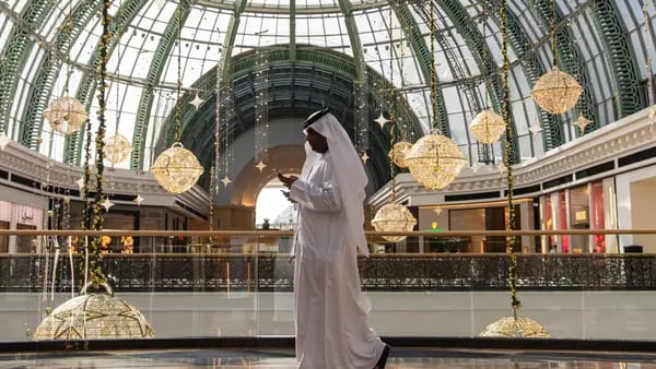Emiratos Árabes Unidos presenta nuevas reglas para residencia con el fin de atraer a extranjerosdfd