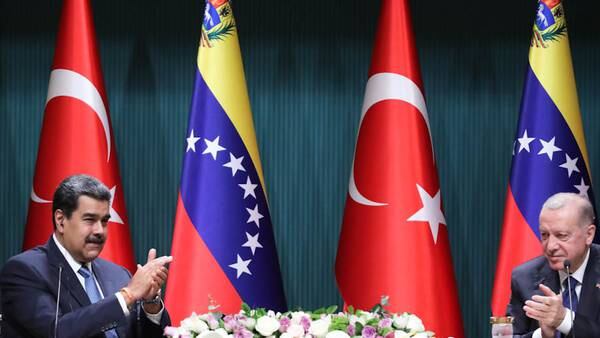 Maduro dice que mantiene comunicación con EE.UU. e invita a empresas turcas a invertirdfd