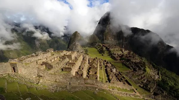 Manifestaciones violentas en Perú impactan a envíos de cobre y turismo localdfd
