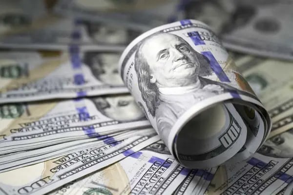 Dólar hoje: moeda supera os R$ 5 com investidores à espera de Fomc e Copom