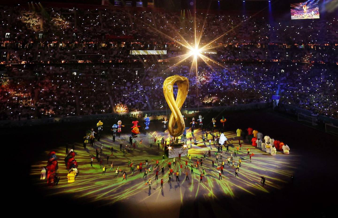 Juegos artificiales, música, mascotas y artistas fueron parte del arranque de la Copa del Mundo.