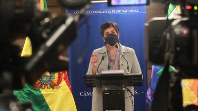 Bolivia: senadora revela minería ilegal, contaminación por mercurio y violenciadfd