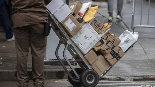 Amazon Deepens Gloom for Battered E-Commerce Stocksdfd