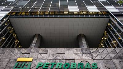 Petrobras terá CEO interino até a aprovação de nomeado por Bolsonarodfd