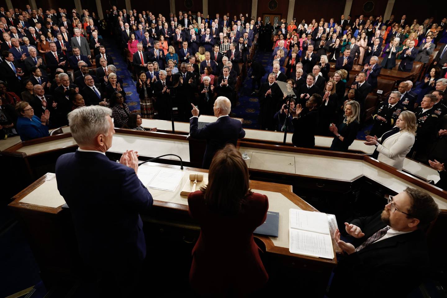 Joe Biden, en el centro, habla durante un discurso sobre el Estado de la Unión en el Capitolio de EE.UU., el 7 de febrero. Fotógrafo: Kevin Dietsch/Getty Images