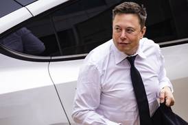 Retiro de Tesla de índice S&P ESG genera debate sobre calificaciones
