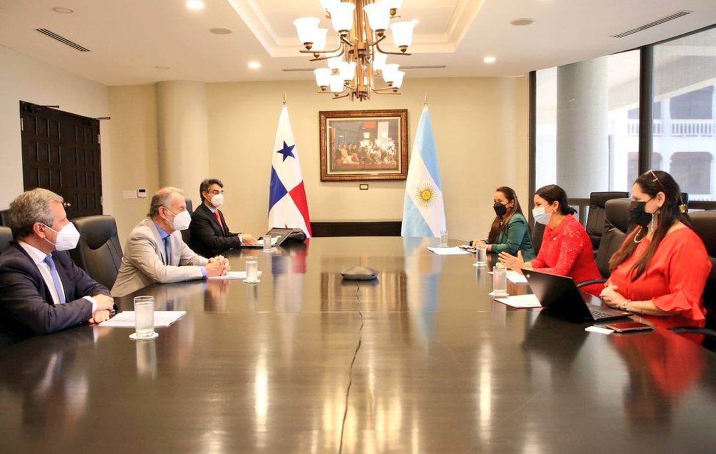 Avanza un acuerdo de cooperación comercial e inversiones entre Argentina y Panamá.