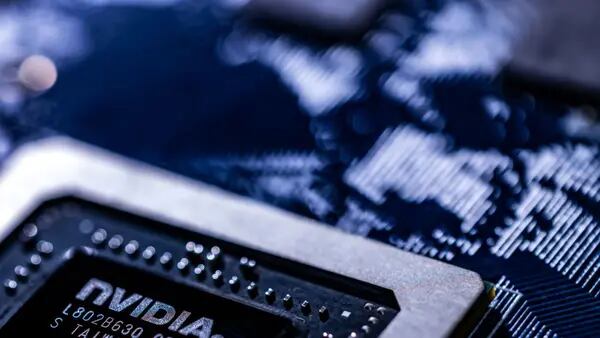 Nvidia lidera el repunte de las acciones de los fabricantes de chips tras dos días de caídasdfd