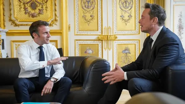 Macron presenta Francia a Musk como posible centro neurálgico de autos eléctricosdfd