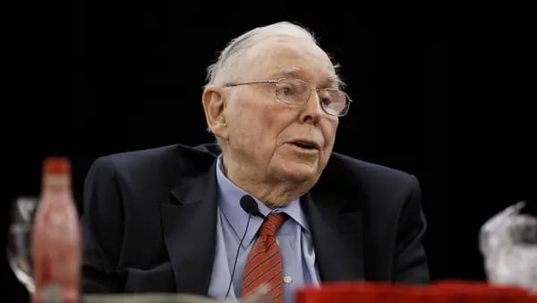 Charlie Munger, braço-direito de Buffett na Berkshire, morre aos 99 anosdfd