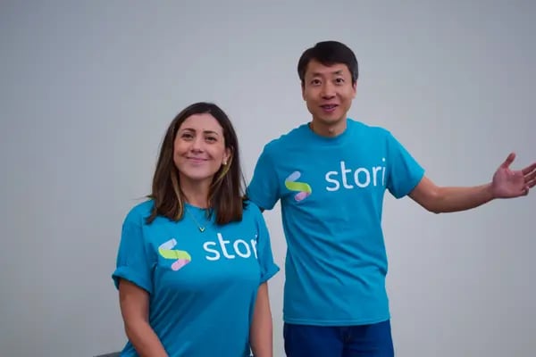 Co-fundadores de Stori, Marlene Garayzar y Bin Chen.