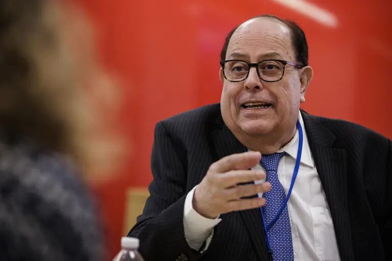 El jefe del Banco Central de Perú, Julio Velarde, en las reuniones de primavera de 2023 del Fondo Monetario Internacional y el Banco Mundial en Washington, DC.dfd