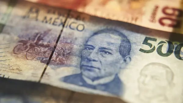 Peso mexicano se fortalece: cotiza en $17,90 por dólar ante apetito de riesgodfd