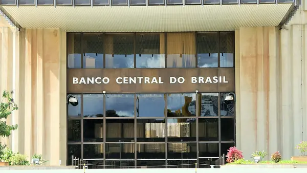 Economistas de Brasil elevan sus apuestas sobre las tasas de interés en 2024dfd