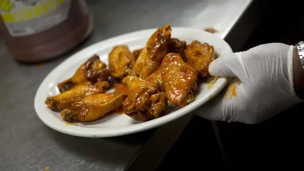 Super Bowl: Alitas de pollo y aguacates estarán más baratos que el año pasadodfd