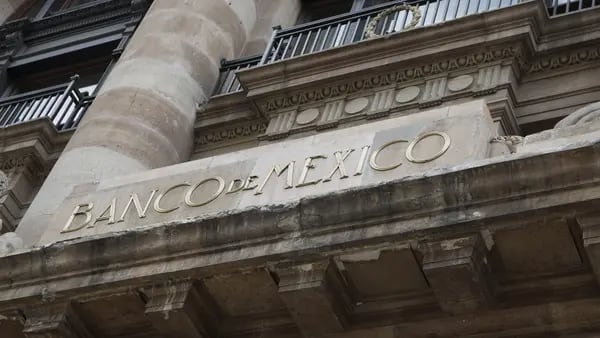 Banxico podría extender ciclo de normalización de tasa a 2023: Gerardo Esquiveldfd