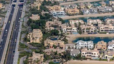 Vista aérea de zona residencial de Dubai: preços de casas sobem acima de dois dígitos em apenas dois meses (Bloomberg)