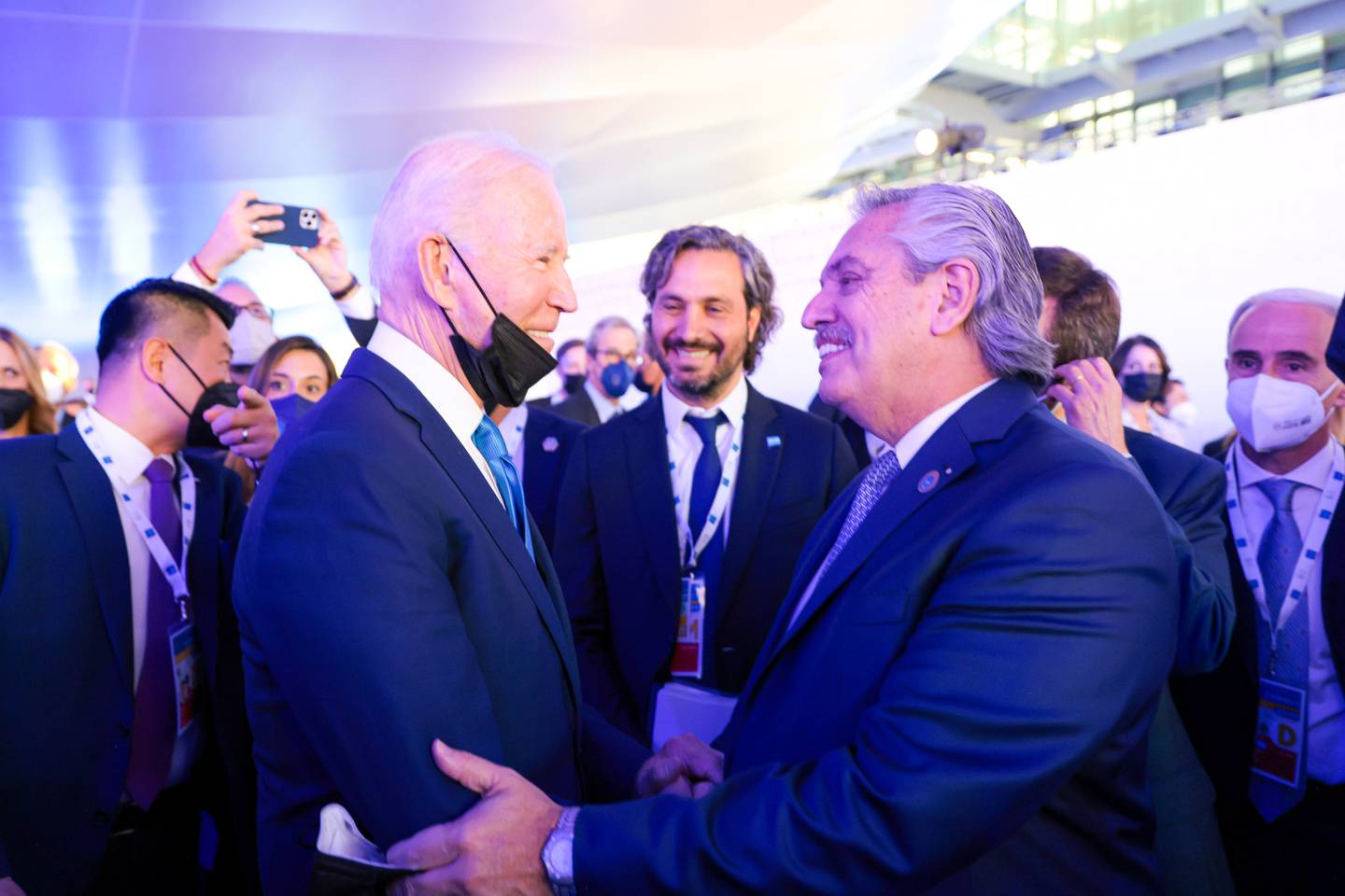 El presidente argentino conversó unos minutos con su par norteamericano, Joe Biden.dfd