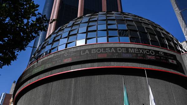 Grupo Radio Centro vuelve a cotizar en la Bolsa Mexicana tras un mes de suspensióndfd