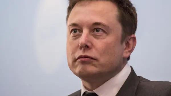Los ataques de Elon Musk a Fauci son “repugnantes”, dice la Casa Blancadfd