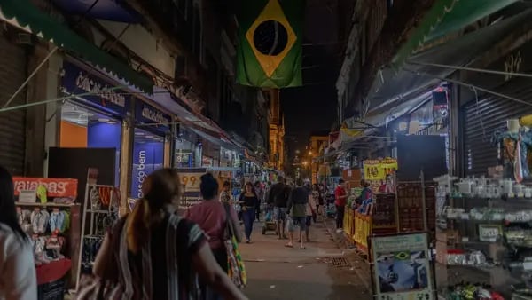 Inflación se desacelera en Brasil mientras banco central mantiene sus tasas altasdfd