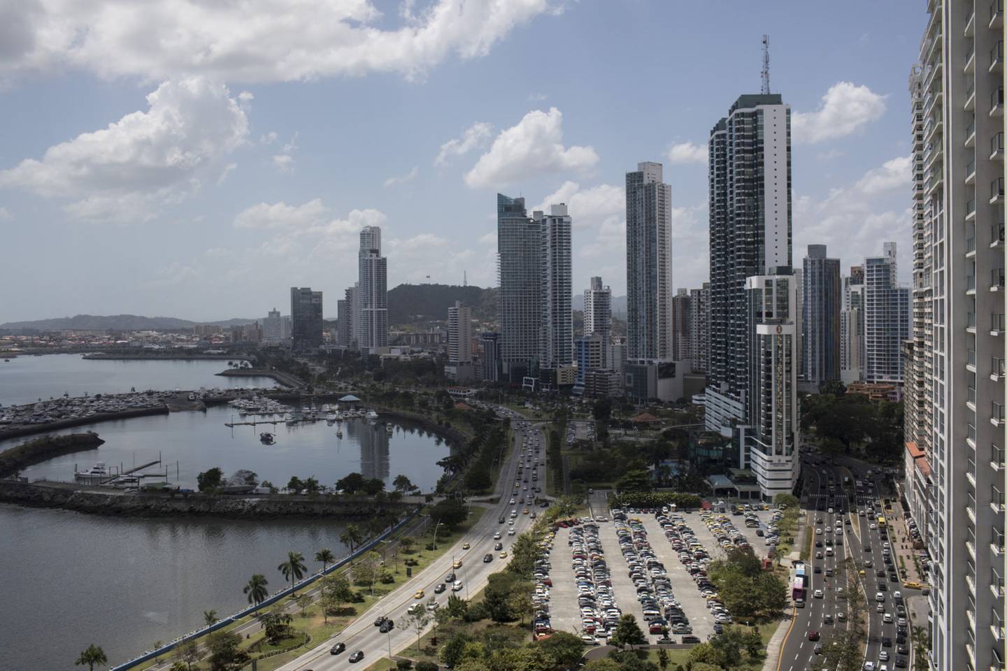 Panorámica de la avenida Balboa en Panamá.