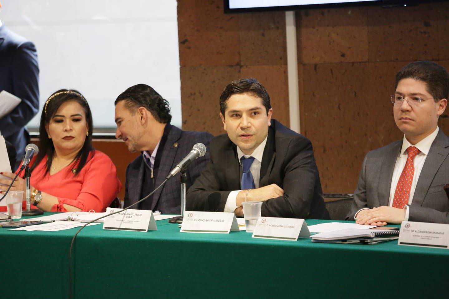 Antonio Martínez Dagnino, jefe del SAT, durante su comparecencia ante la Comisión de Hacienda de la Cámara de Diputados (Cortesía: SAT)