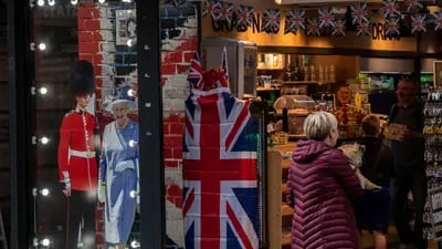 A tourist shop sells Royal souvenirs ahead of the Queen's Platinum Jubilee celebrations in central London.