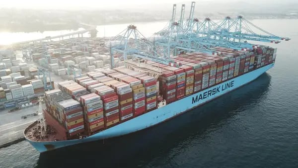 Grupo dinamarquês Maersk diz que a estratégia é aumentar o número de contratos de longo prazo para transporte de contêineres, já que os preços no mercado spot estão pressionados pela previsão de crescimento de 4% do comércio mundial em 2022