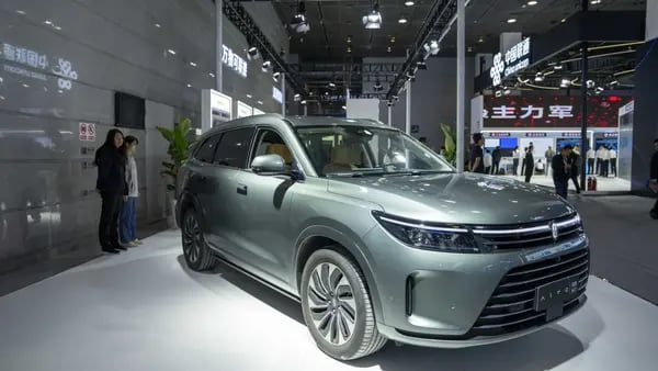 Huawei lanza otros dos vehículos eléctricos en China tras el éxito de Aitodfd
