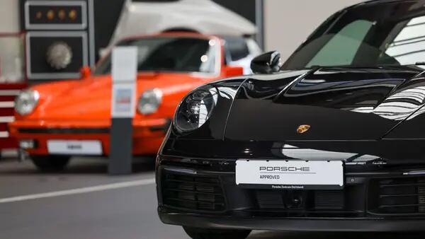 Os 10 carros mais caros do Brasil: mercado de luxo à prova de recessãodfd